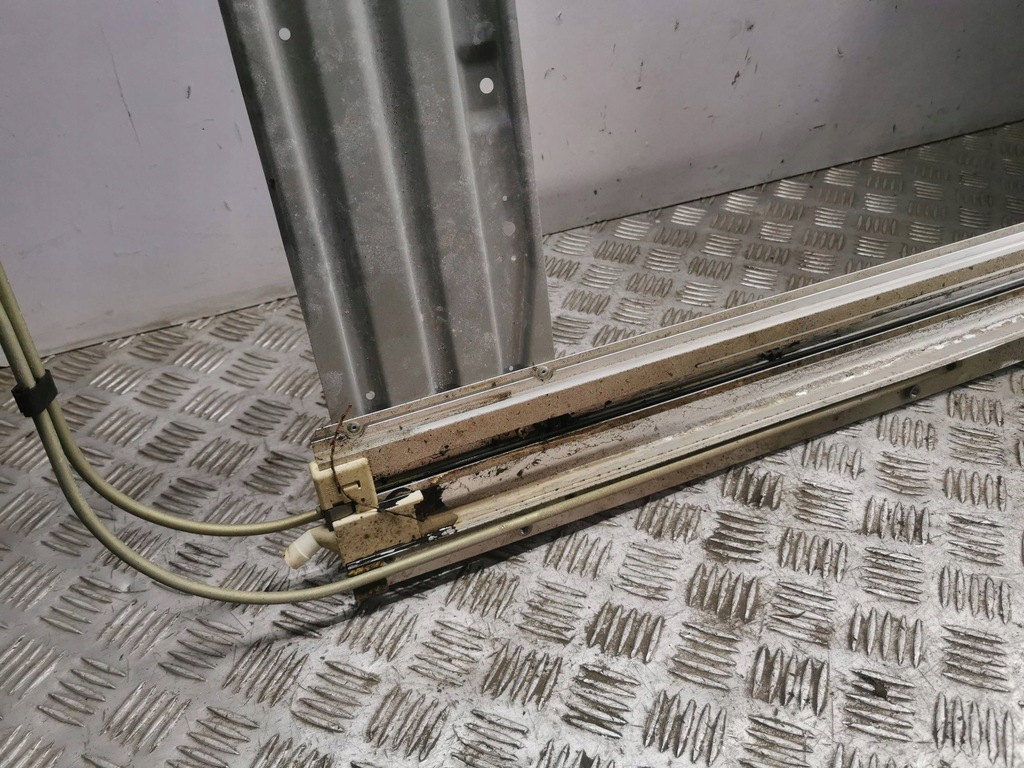 фото №7, Nissan x-trail t30 2004 люк комплект