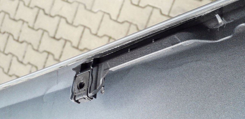 Накладка кришки задній renault megane v e-tech 901528393r в Україні