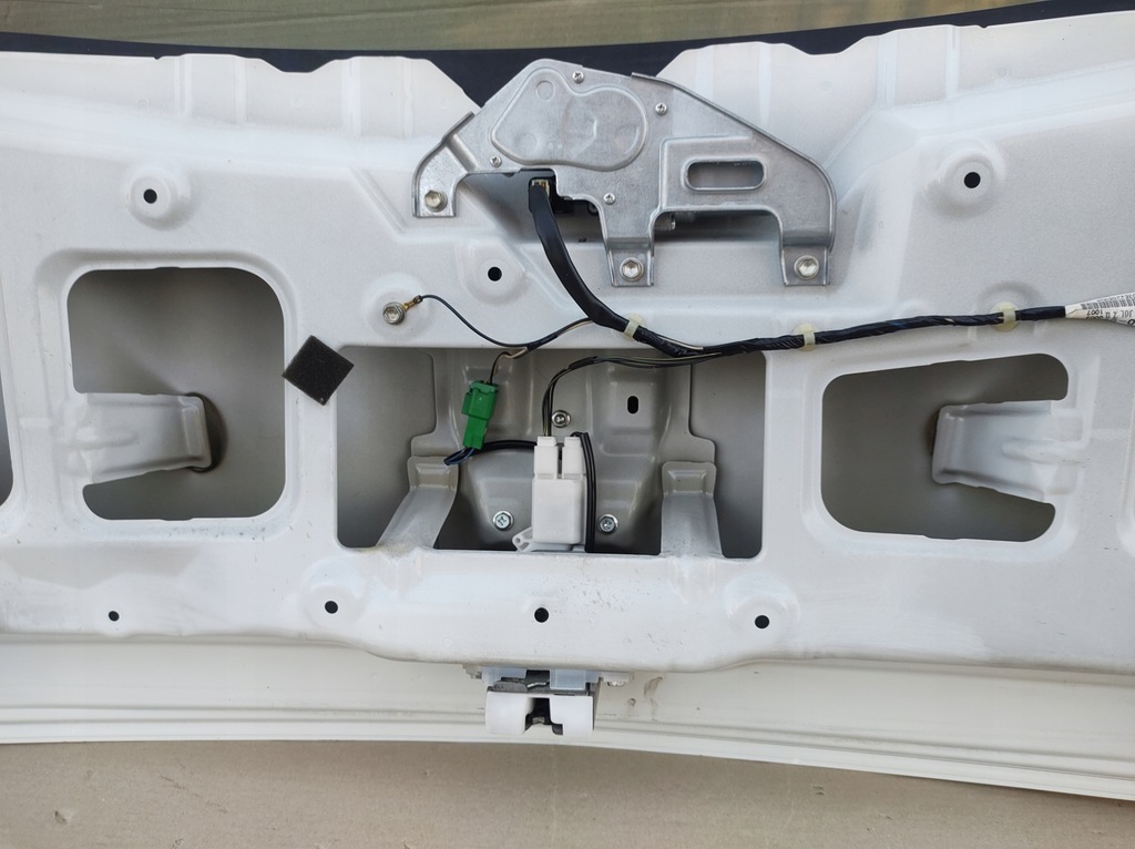 фото №13, Кришка багажника задня задня opel agila b ii 26ub ціла europa