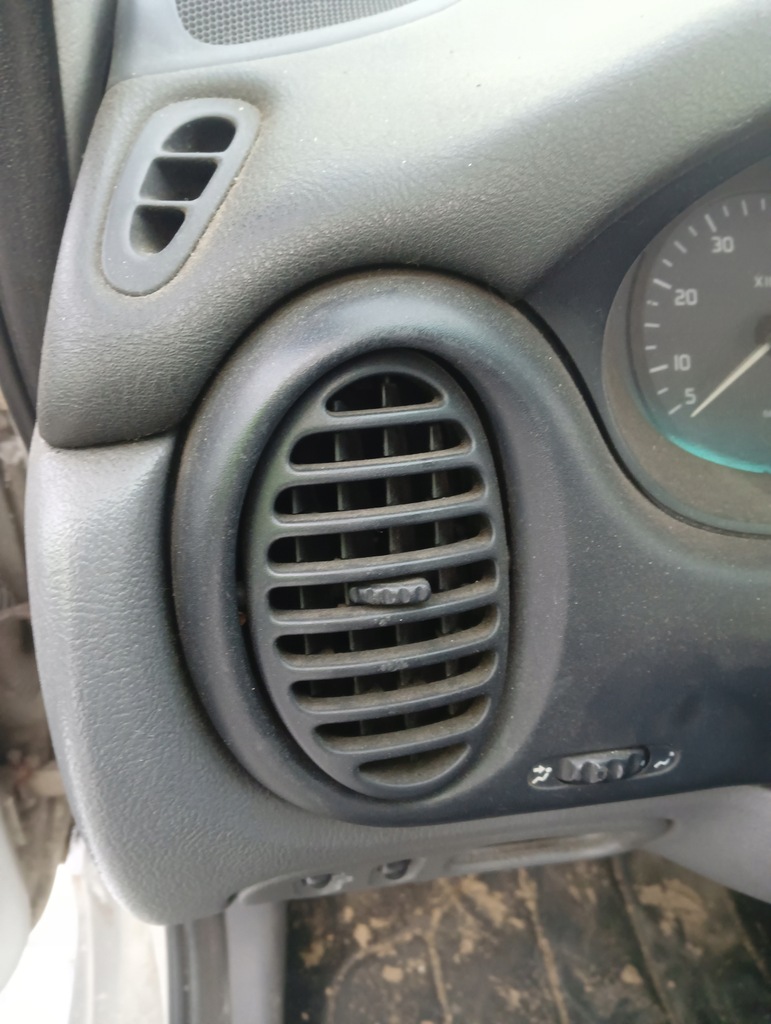 фото №1, Решітка обдув ліва renault magane 1