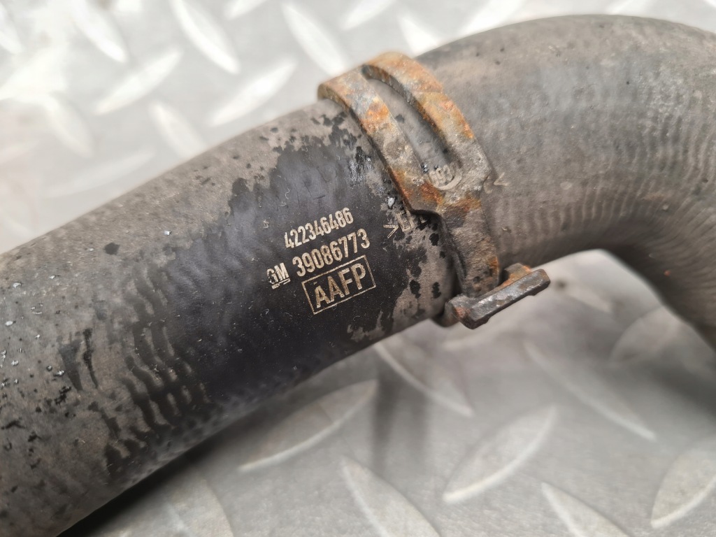 Шланг пабтрубок  трубка радиатора жидкость воды insignia 2 b 1.5 turbo 39086773 Оригинал
