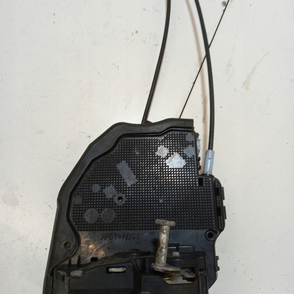 фото №2, Замок двері правий задня задній toyota corolla e15 2 pin