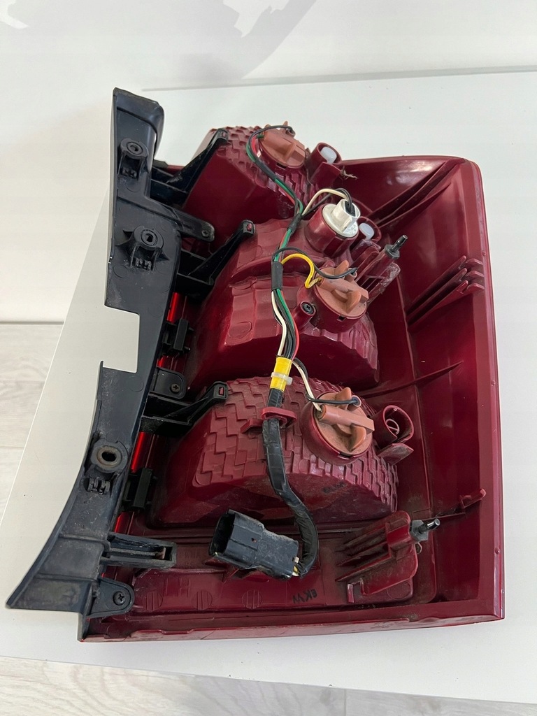 фото №7, Лампа лівий задня ліва задня kia carens iii 3 92402-100 l