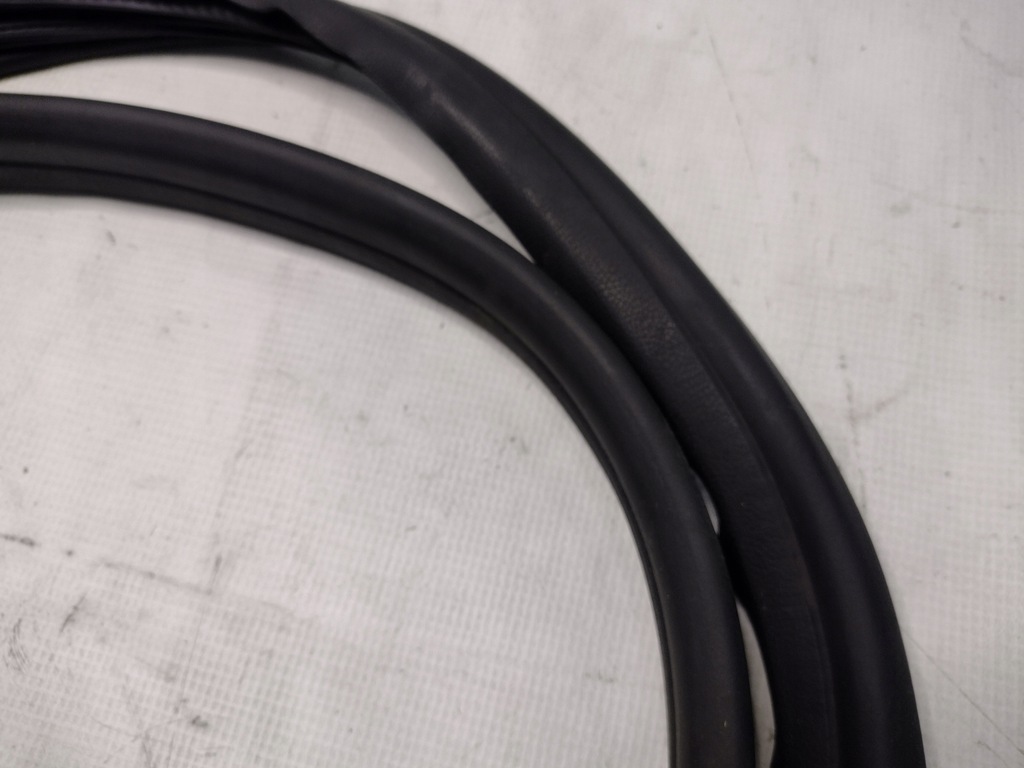 фото №7, Прокладка дверь правый перед skoda fabia ii lift hb 5j0867365d