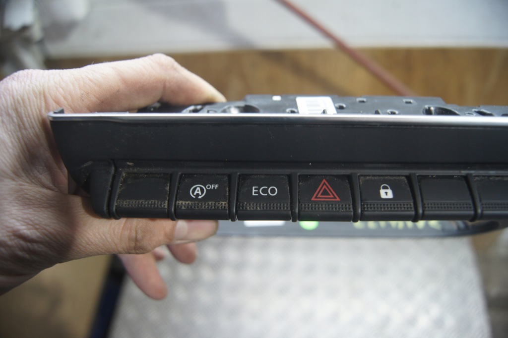 фото №6, Панель перемикачів clio v 283e86009r