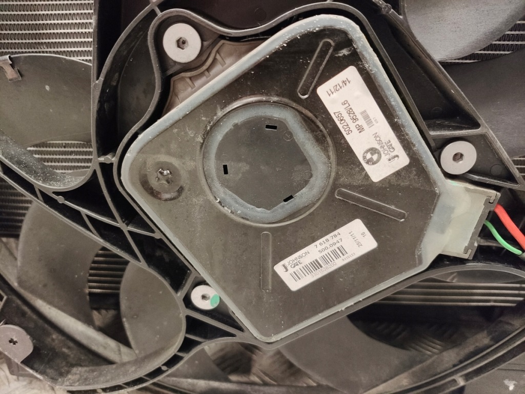 фото №12, Bmw f07 pas передній радіатор вентилятор 528i