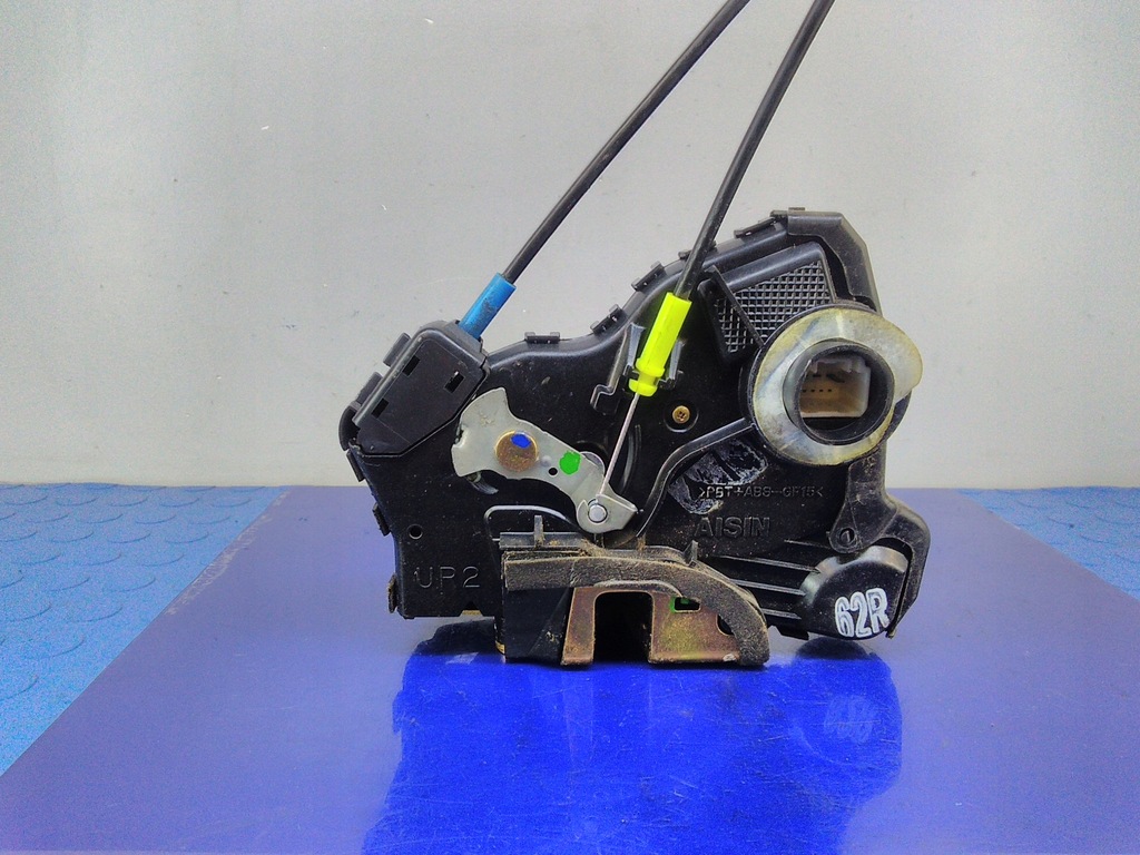 фото №5, Toyota avensis t25 замок двері правий перед