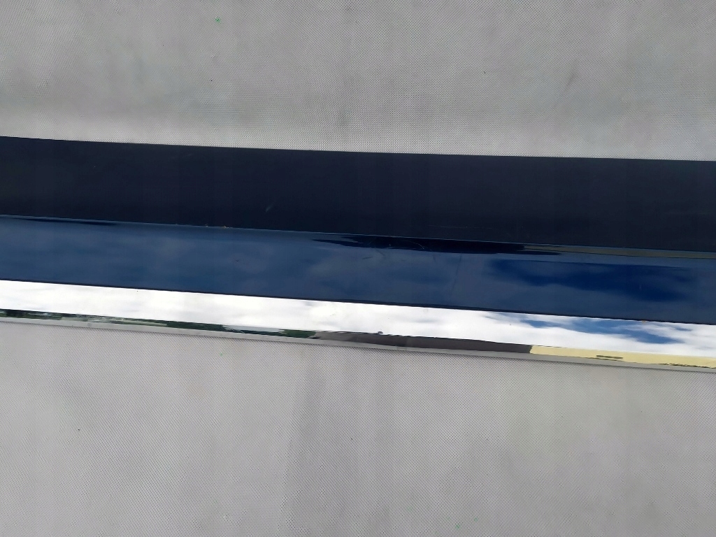 фото №4, Vw touareg r line 760854940e молдинг правая перед оригинальный номер