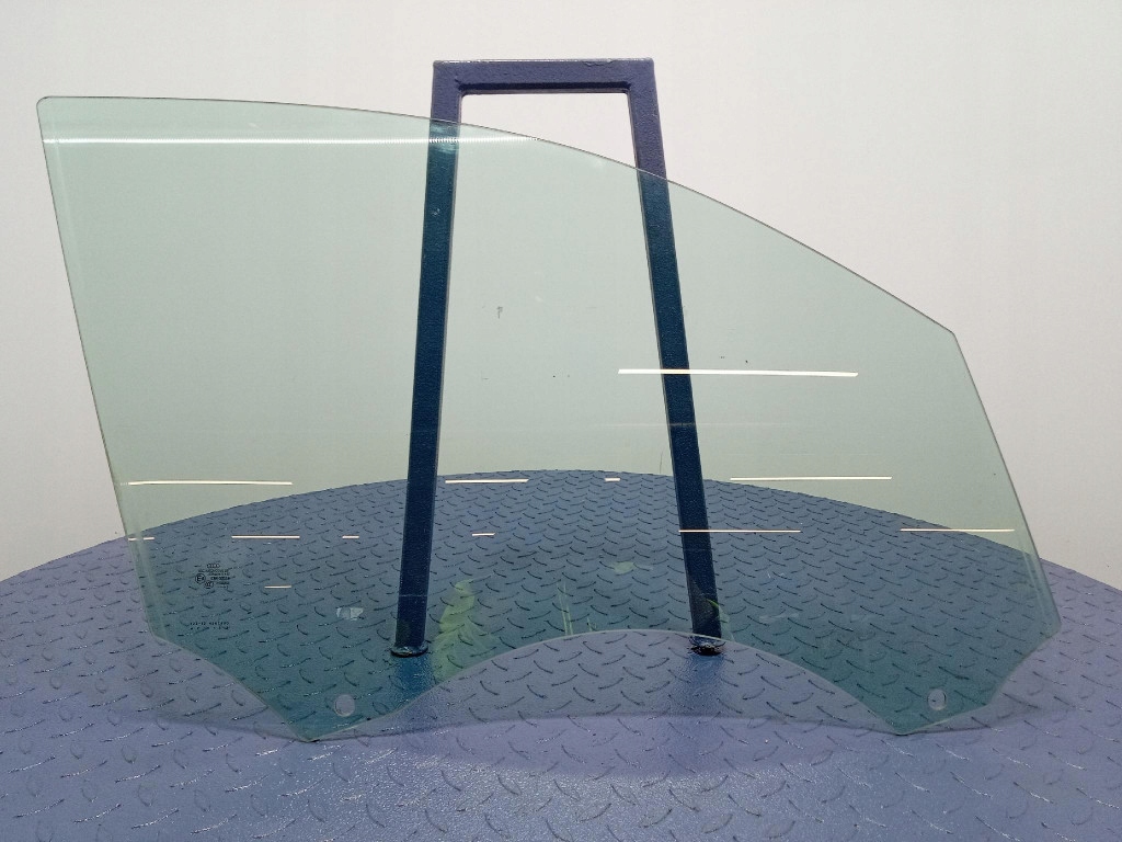 фото №1, Audi q5 i 8r 08- стекло дверь перед правая 2010