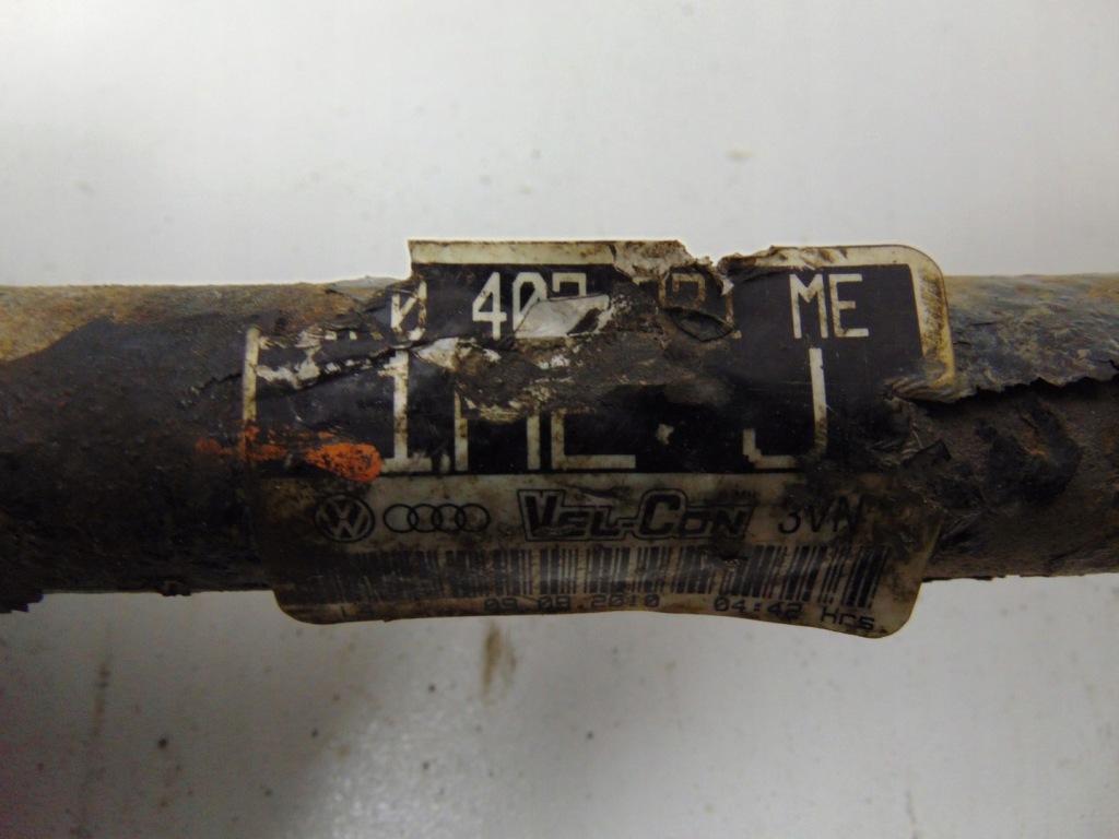 Приводной вал левая перед vw golf vi 1.6 tdi 1k0407271me с Разборки