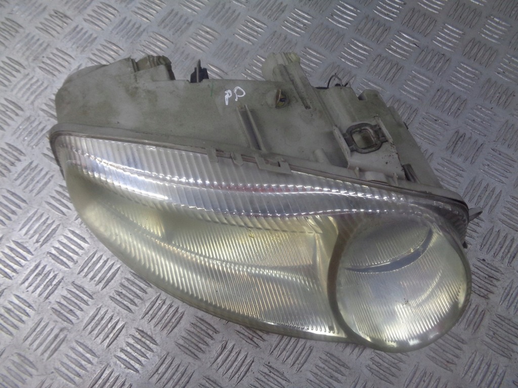 фото №3, Лампа правая передняя alfa romeo 147 europa