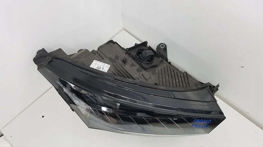 фото №10, Skoda enyaq лампа правый перед передняя eu