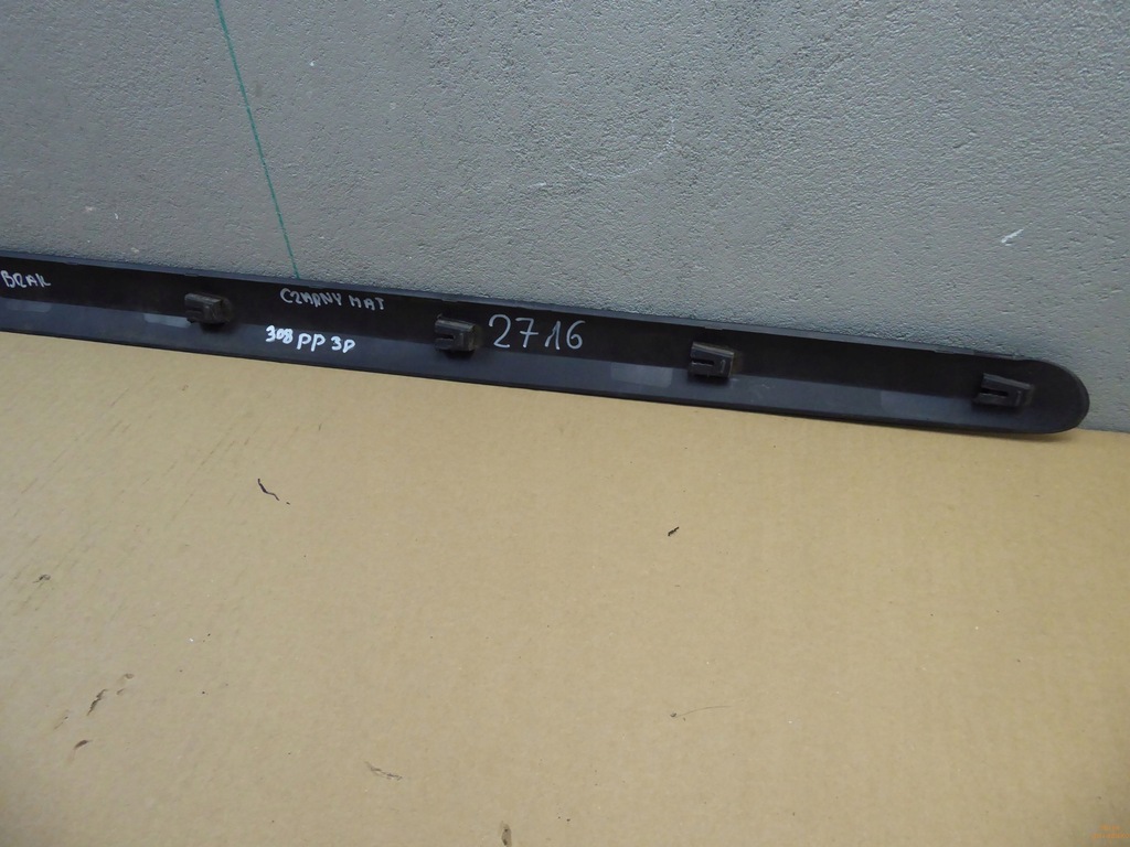 фото №7, Молдинг дверь правая перед peugeot 308 3d чёрный mat