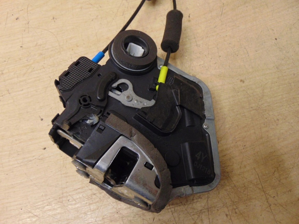 фото №4, Замок правий задня suzuki kizashi 8 pinów europa