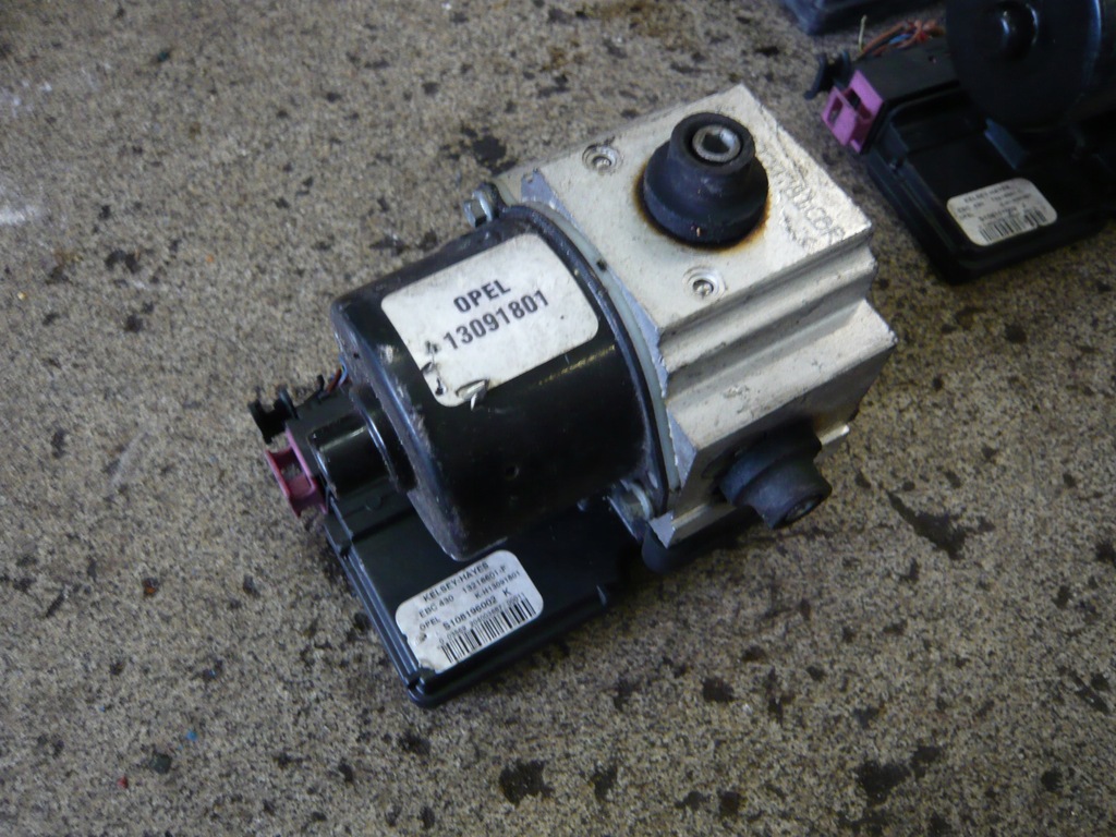 фото №1, Насос abs opel vectra b 13091801, 13216601f