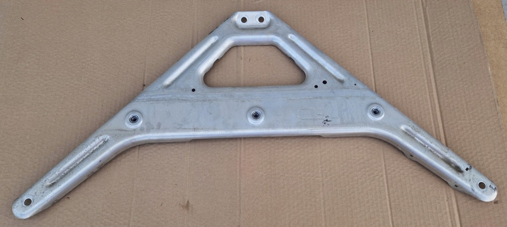 фото №1, Кронштейн чашка touareg iii audi q7 q8 4m0806303 ideał