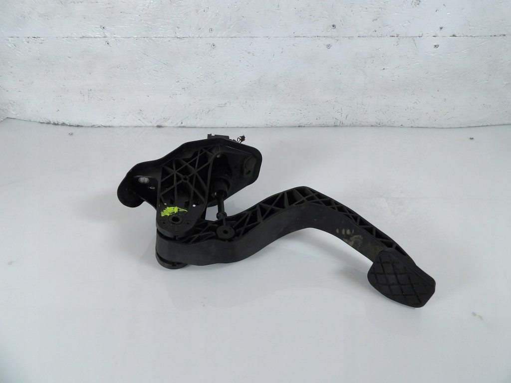 фото №1, Skoda rapid 1.6tdi педаль зчеплення 6c1721059g