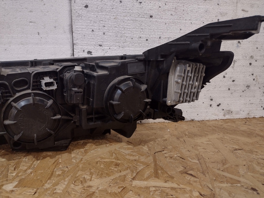 фото №8, Лампа renault talisman 260108543r права