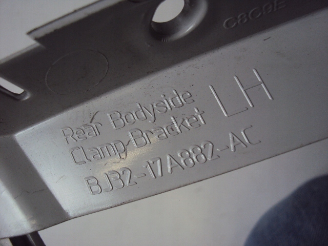 фото №3, Напрямна бампера лівий задня range rover evoque i l538 11-18