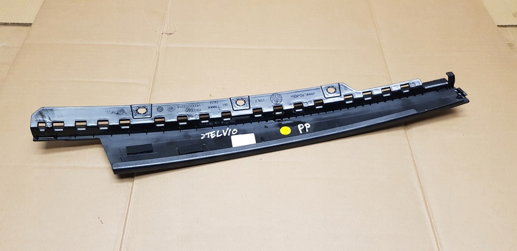 фото №2, Alfa romeo stelvio молдинг дверь перед правая