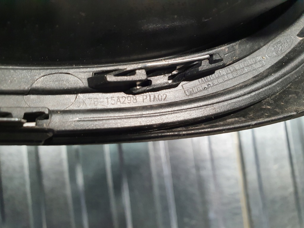 Решётка бампера правая левая ford focuks mk4 vignale Недорого