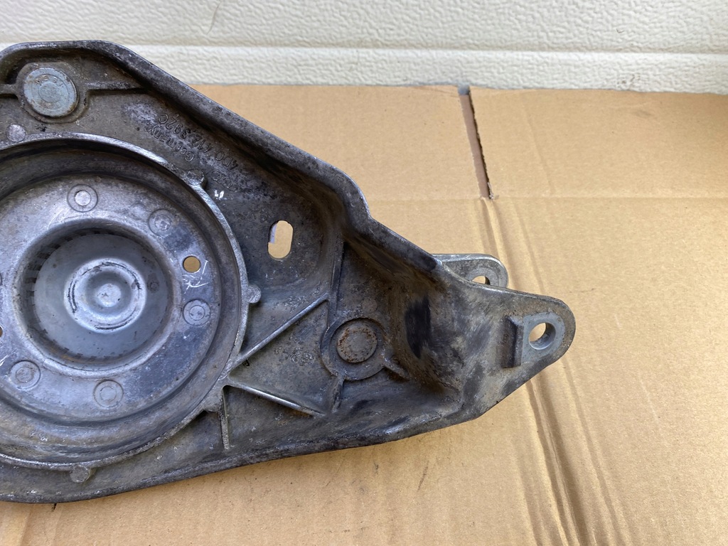 фото №10, Audi a8 d2 кронштейн чашка амортизатора правий