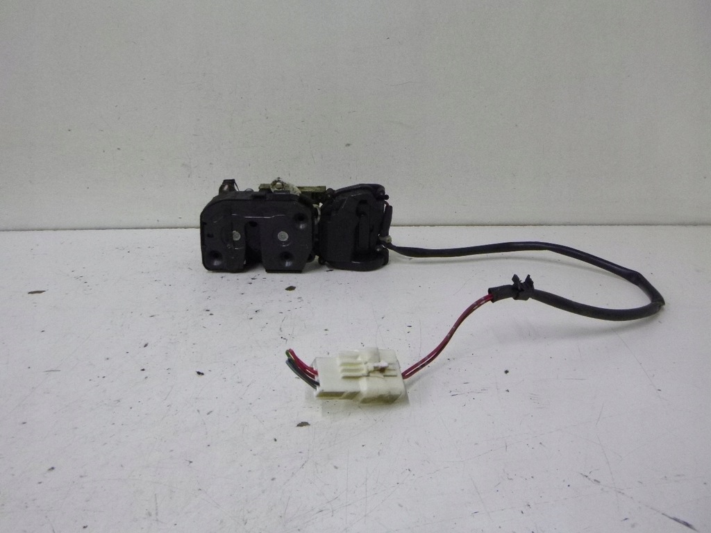 фото №1, Замок дверь перед правая mazda premacy 2003