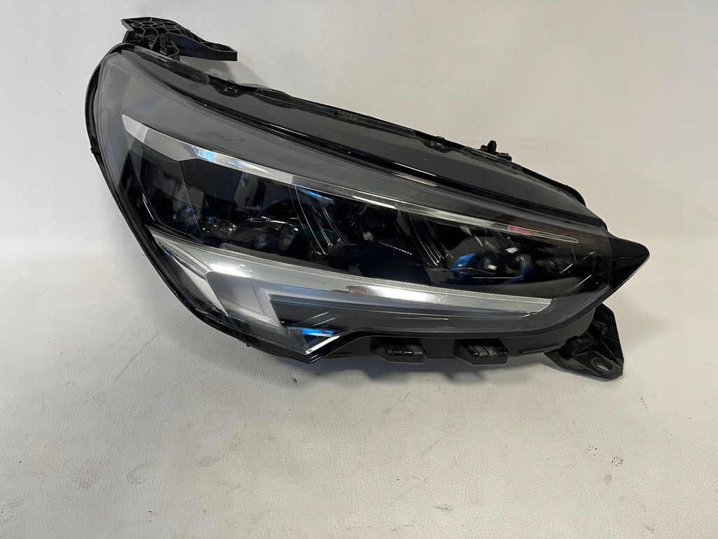 фото №1, Opel corsa f лампа перед led full led