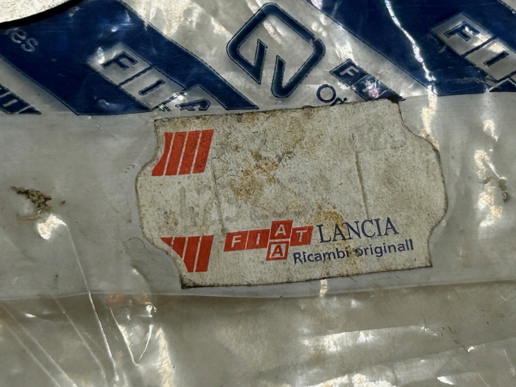 Защита гайки вала коленчатого fiat 126p с Разборки