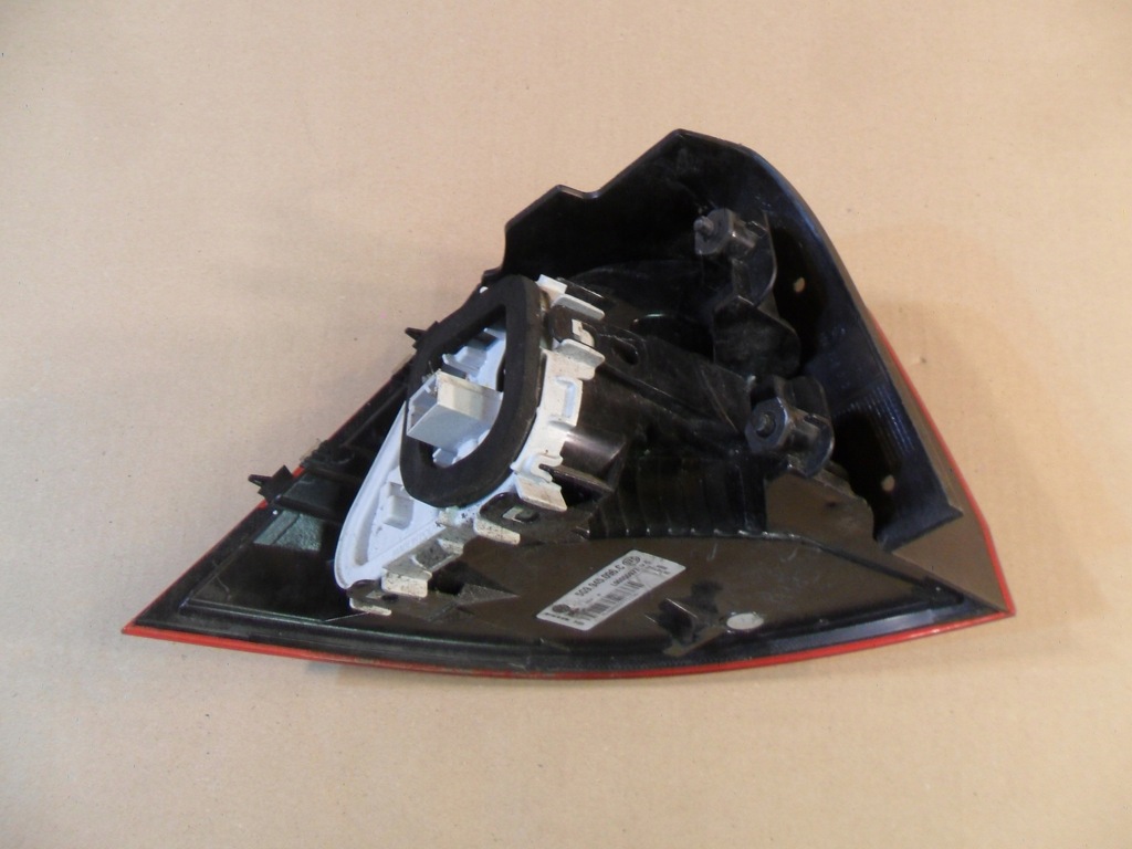 фото №8, Права лампа задня - vw golf vii 7 kombi - 5g9945096c