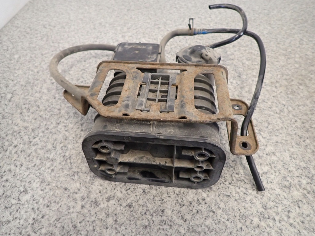 фото №4, Toyota prius ii 03-09 фильтр угольный