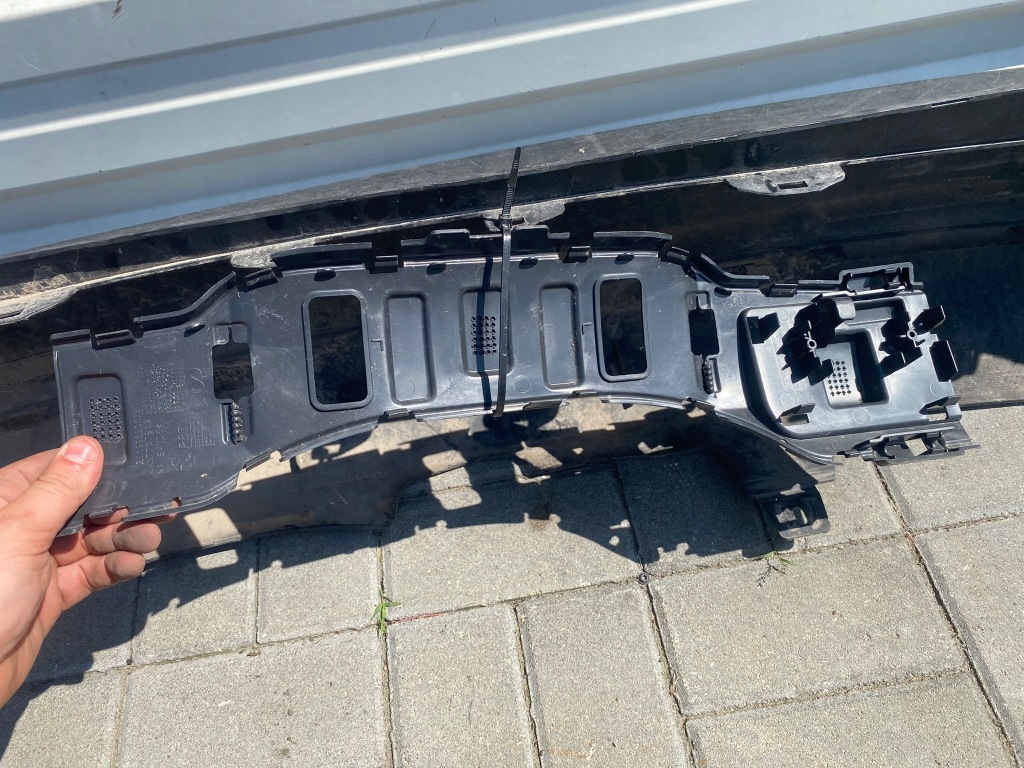 Бампер задній задня peugeot 5008 2 європа Ціна