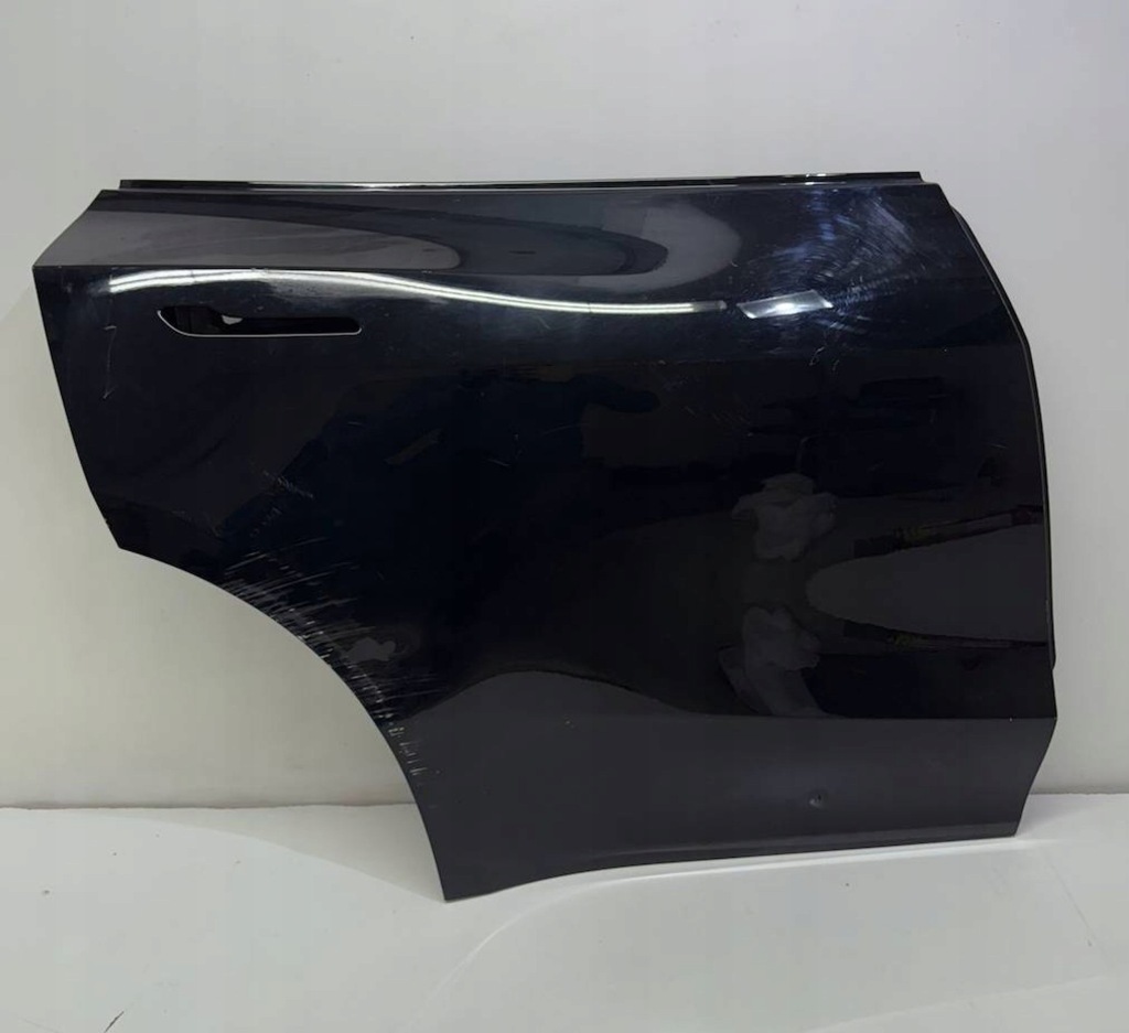 Купить Tesla y дверь правое задний  в хорошем состоянии