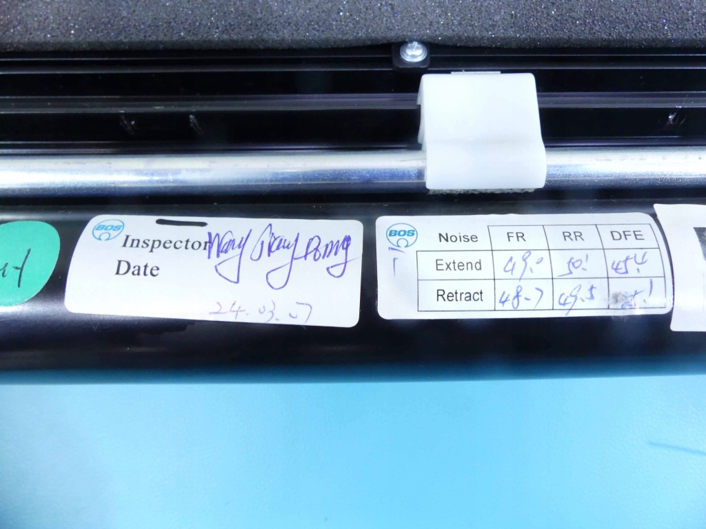 Шторка задня ліва lexus ls iv ls600h 06-12 Оригінал