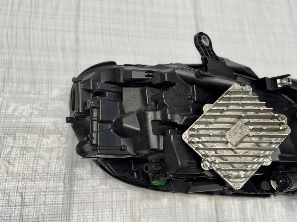 фото №6, Maserati granturismo m189 лампа передняя правая