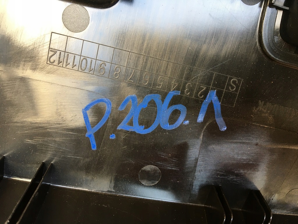 фото №11, Обшивка багажника правый задняя audi e-tron 4ke863880