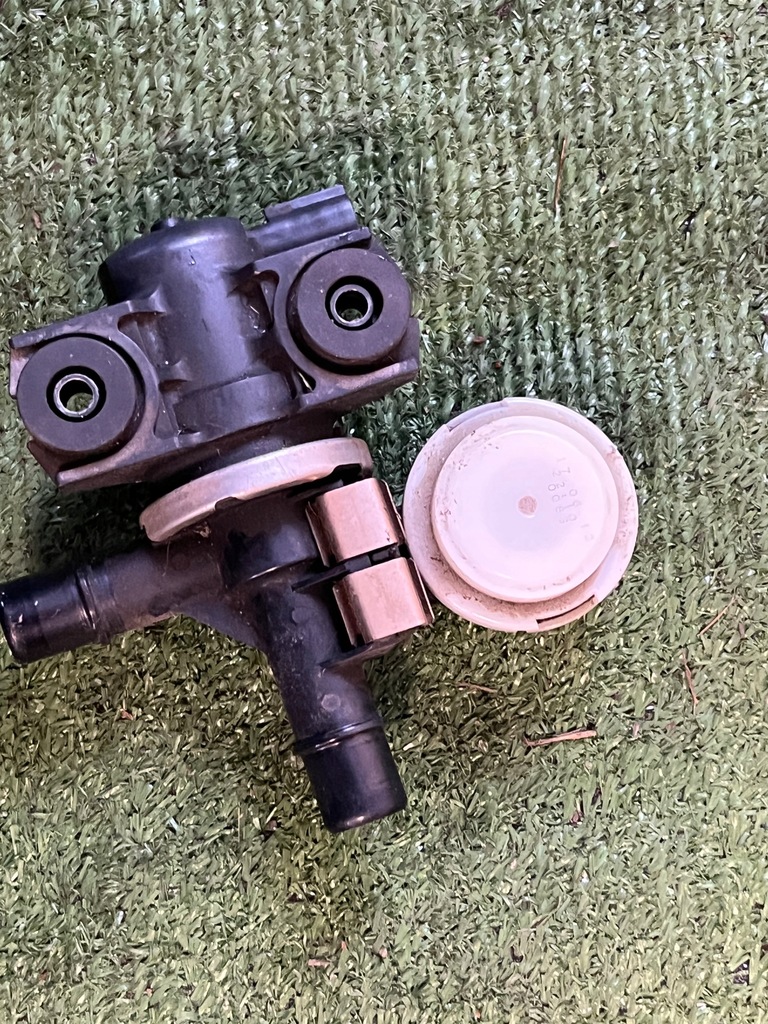 фото №1, Toyota prius клапан бака пального 7771047020