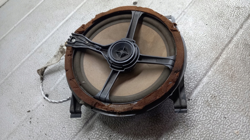 фото №1, Динамік правий задня volvo s80 i 00r sedan 8633574