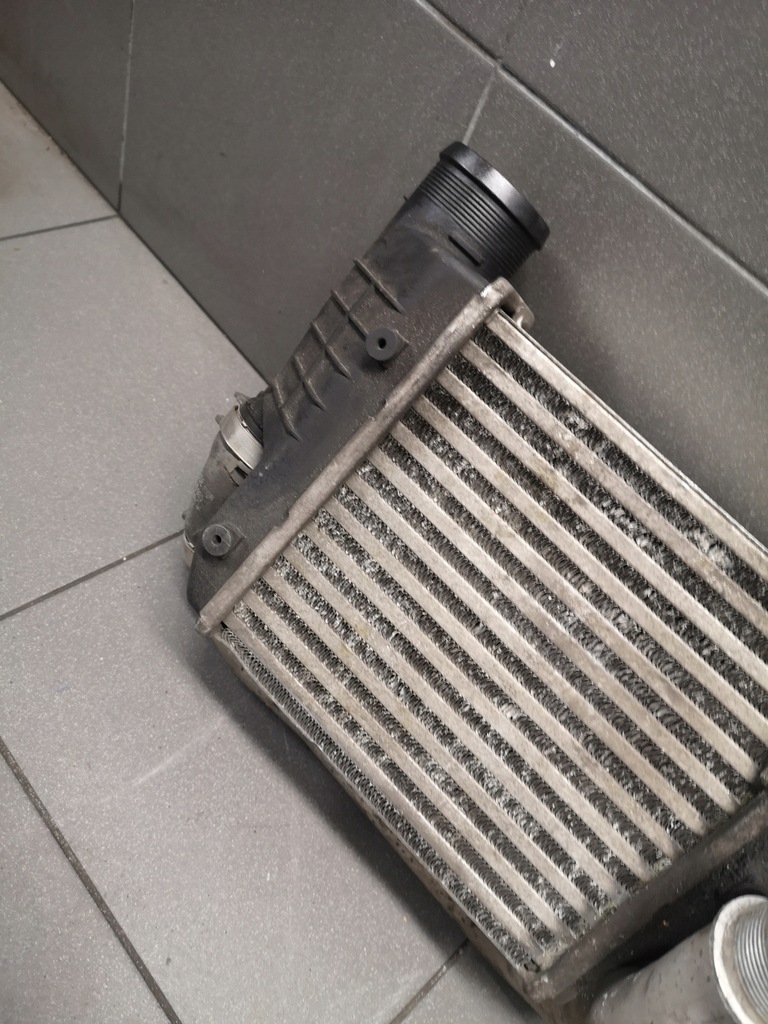 фото №6, Інтеркулер правий audi a6 c6 2.7 tdi 4f0145806e