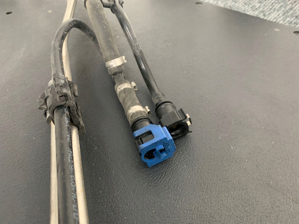 фото №12, Jaguar xf x260 2016 шланг трубки топлива gx73-9s284-cd1