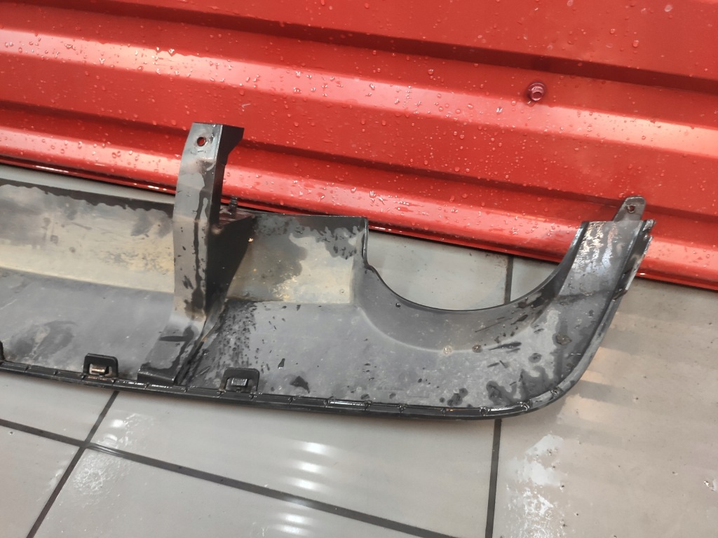 Mercedes c-klasa w204 основание накладка задняя нижний бампера amg оригинал Доставка