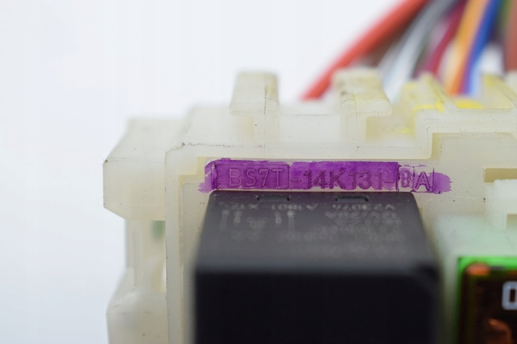 фото №3, Коробка запобіжників land rover discovery bs7t-14k131-ba