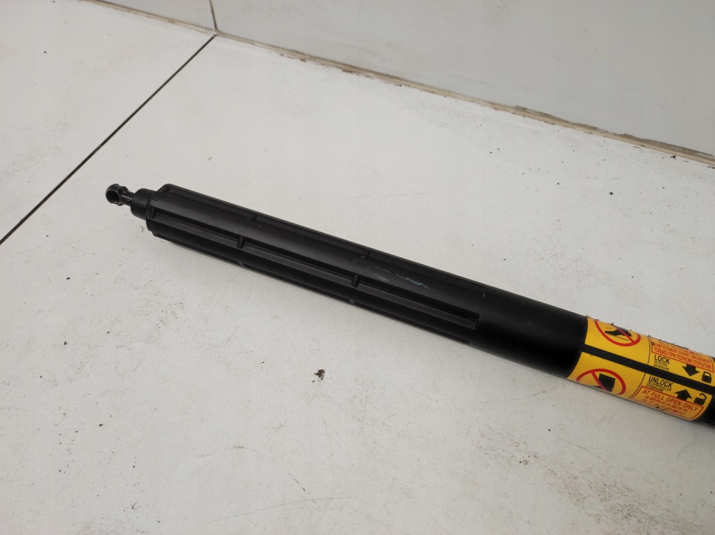 Привід амортизатор кришки багажника задній toyota land cruiser 150 j15 рестайлінг Зі Шроту