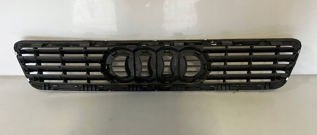 Audi a4 b5 рестайлинг  решётка  радиатора решётка радиатора 8d0853651r Оригинал