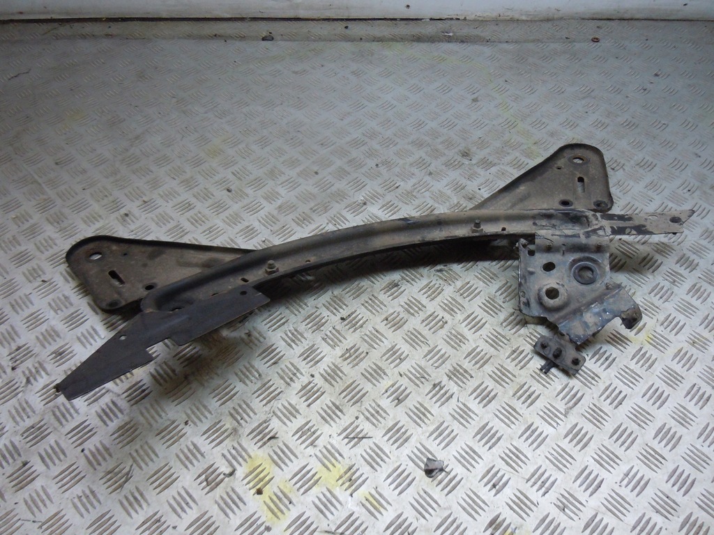 фото №2, Балка кронштейн подвеска volvo v40 ii