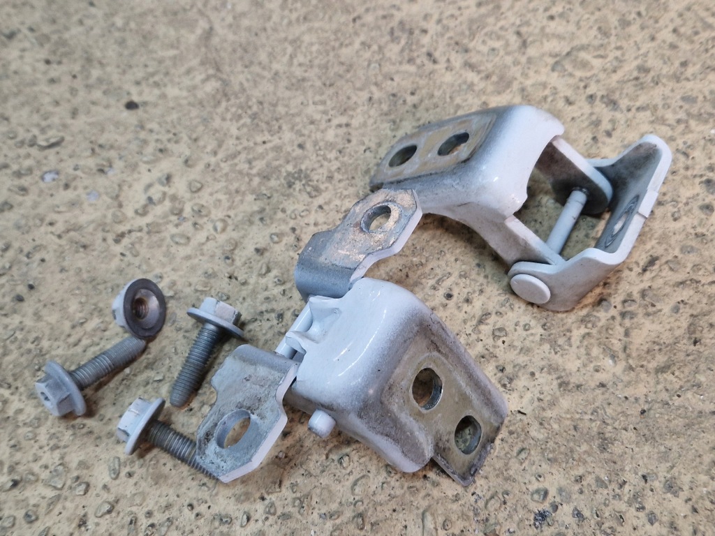 фото №1, Renault scenic 3 - петлі двері лівий задня - комплект