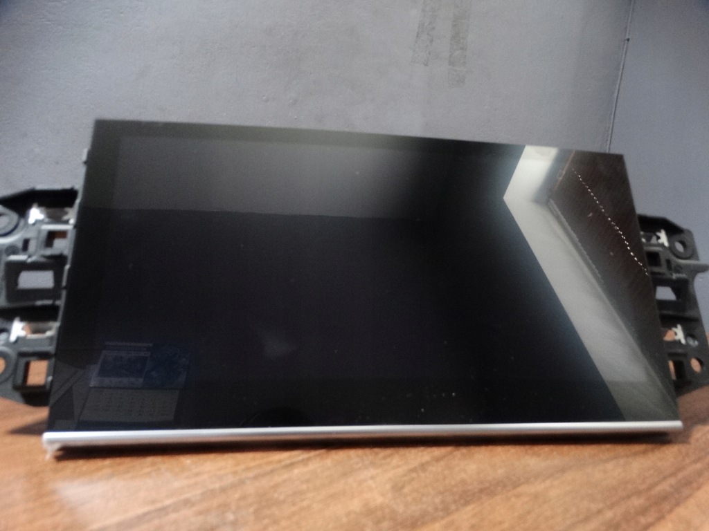 фото №1, Idealny монитор дисплей lcd audi q8 1