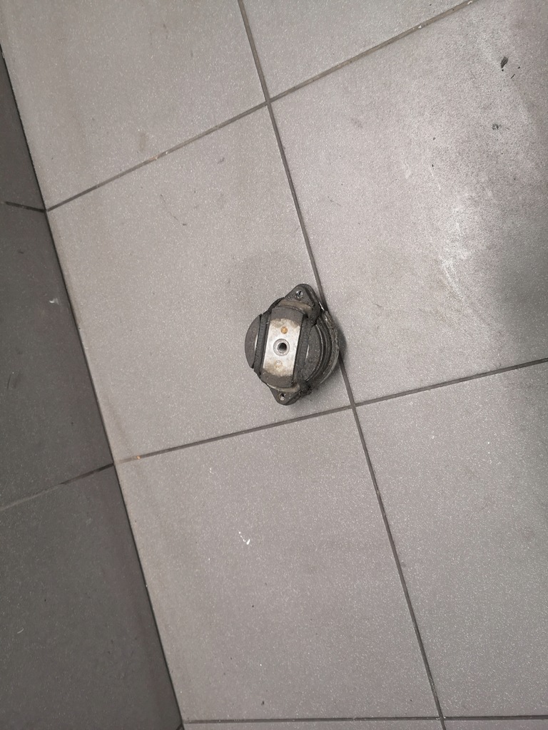 фото №1, Подушка коробки audi a6 c5 2.5 tdi lift