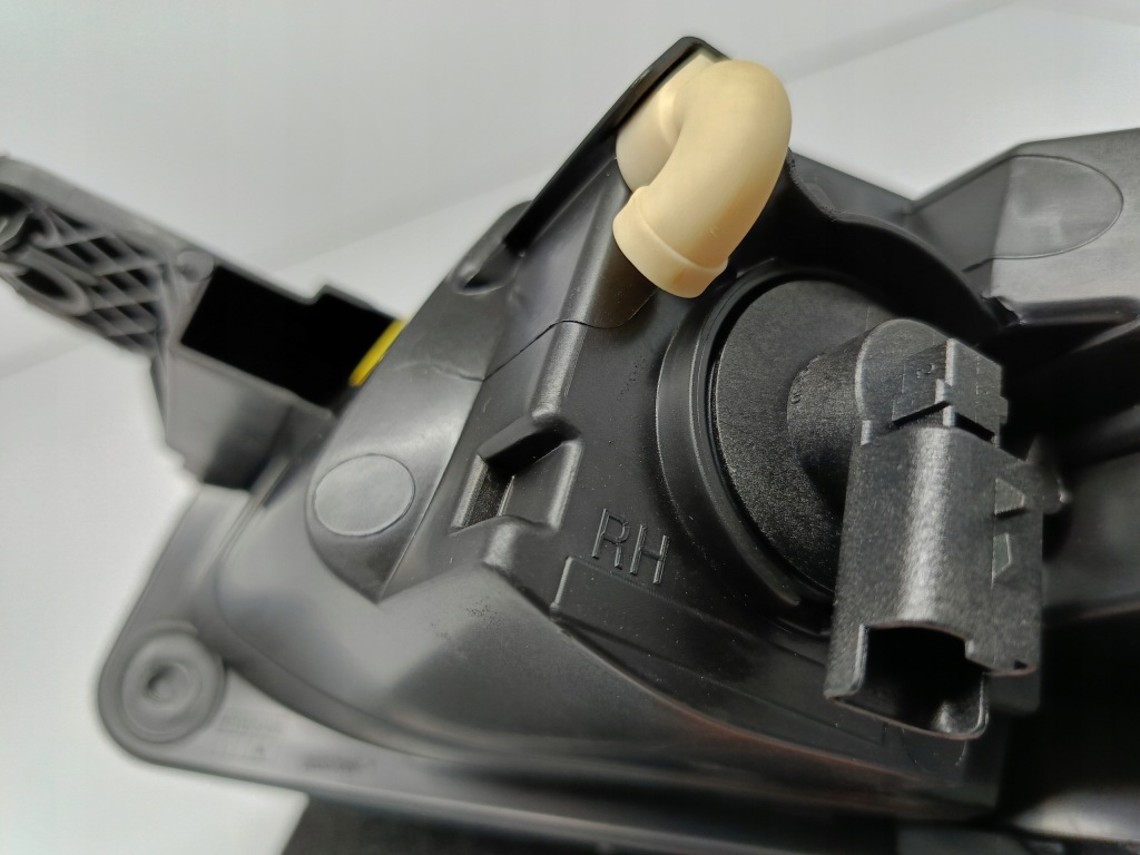 Citroen c3 3 рестайлінг  20- фара правий ліхтар drl праве перед led 9823312980 Доставка