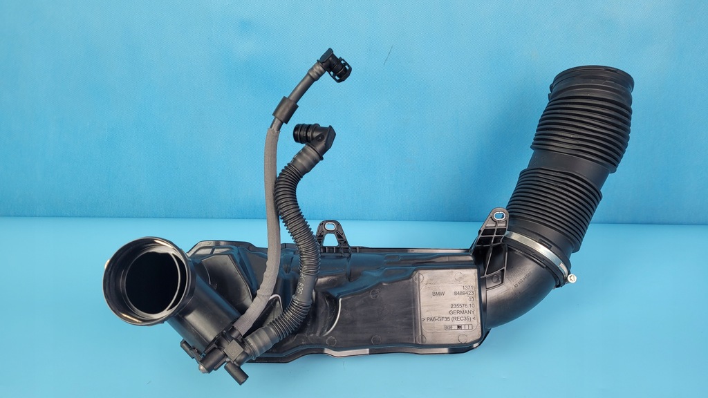 фото №1, Bmw x1 u11 sdrive18i 23r труба шланг повітря резонатор 8489423